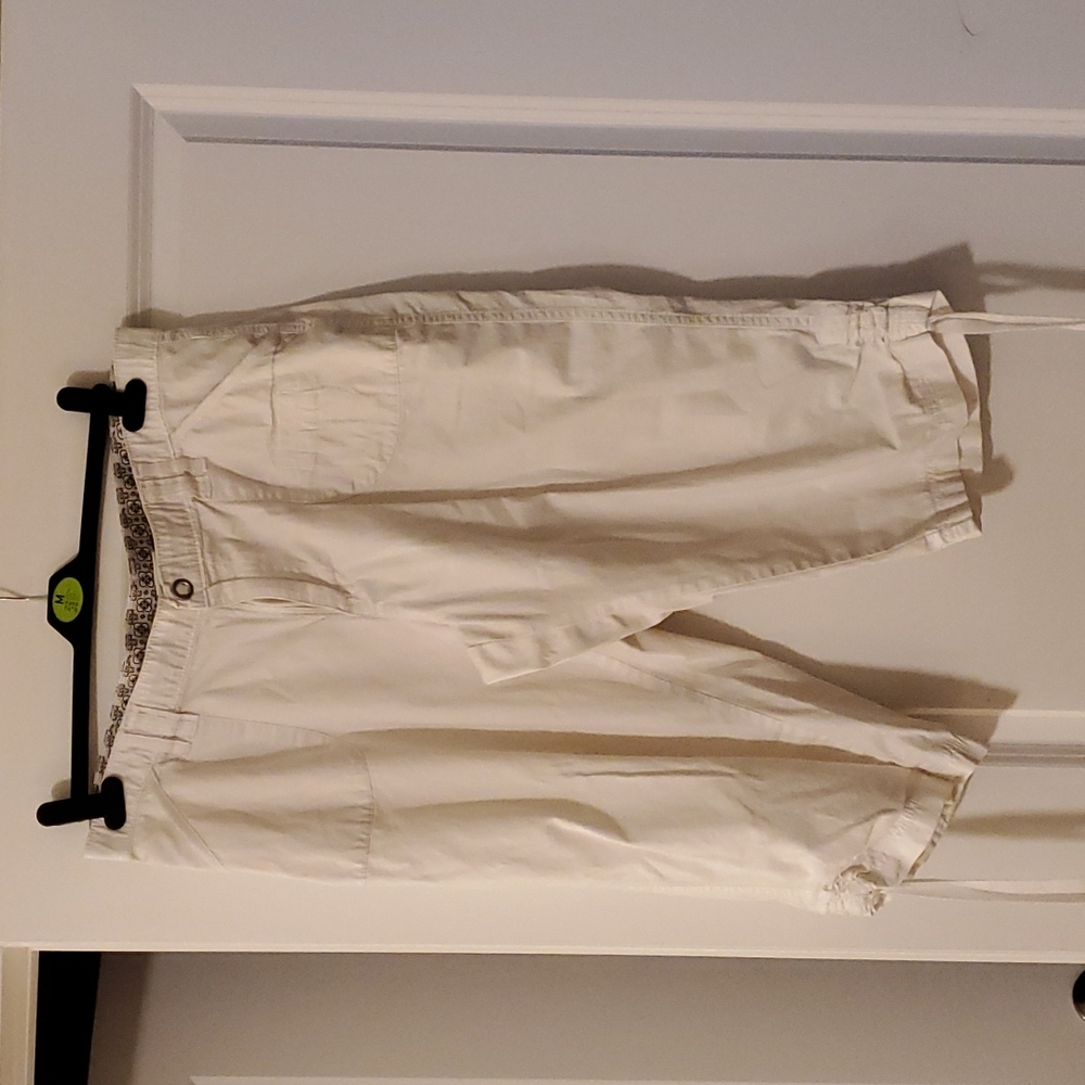 Capri pants